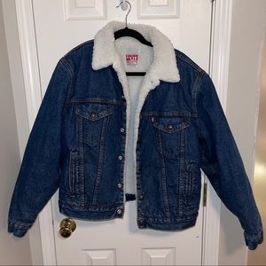 RARE VINTAGE LEVI’S SHERPA JEAN JACKET